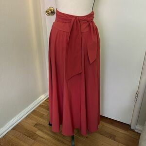 NWT Halara coral colored skirt